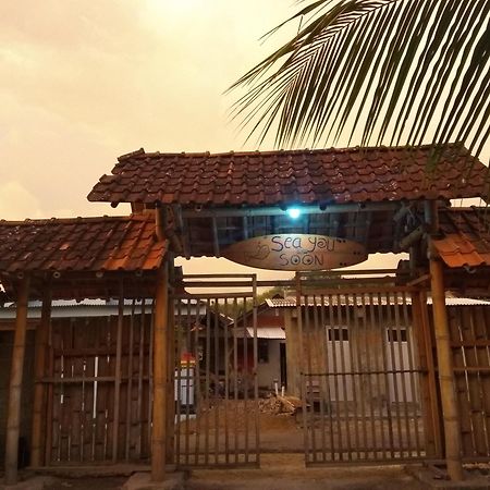 Harry'S Ocean House Watukarung Homestay Kalak Esterno foto