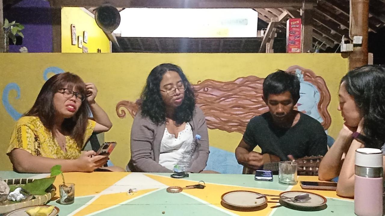 Harry'S Ocean House Watukarung Homestay Kalak Esterno foto