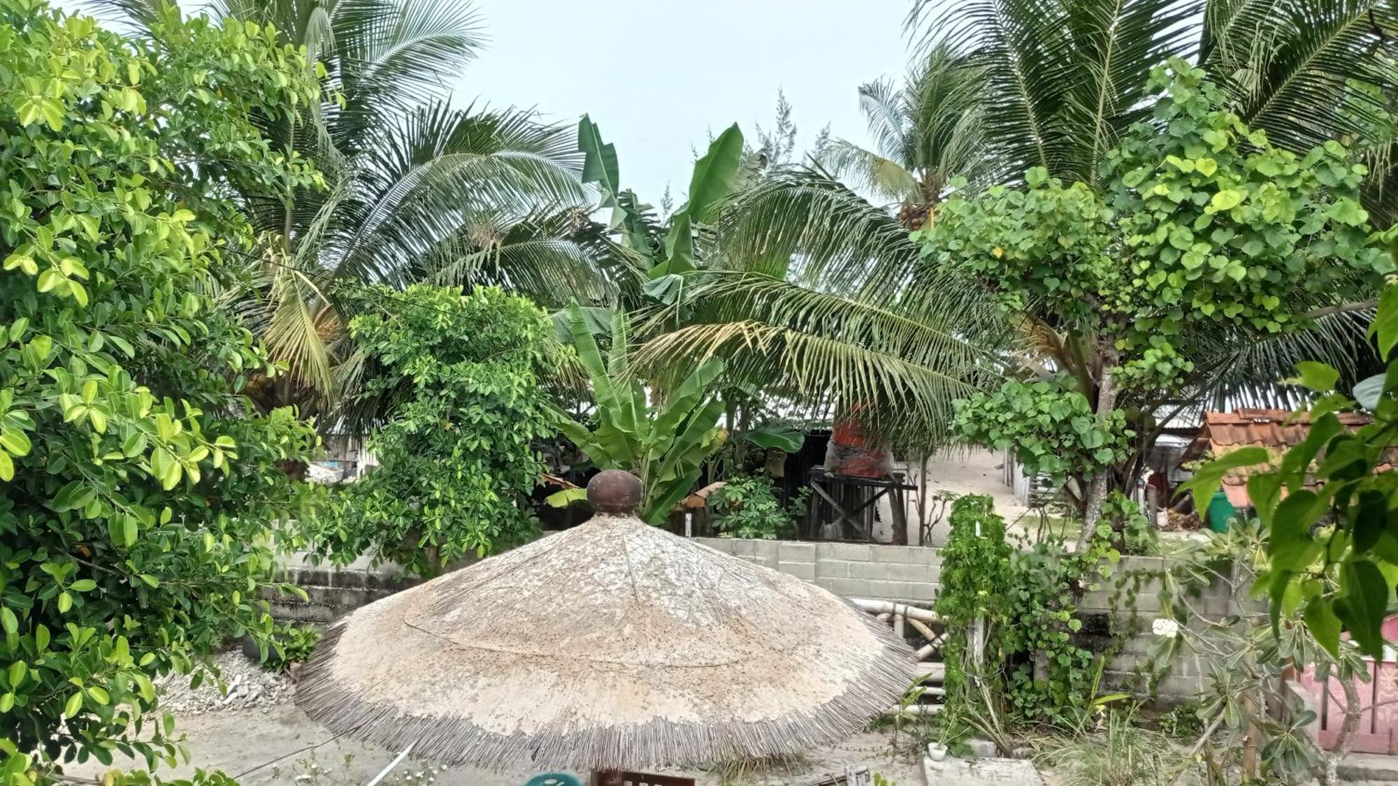 Harry'S Ocean House Watukarung Homestay Kalak Camera foto