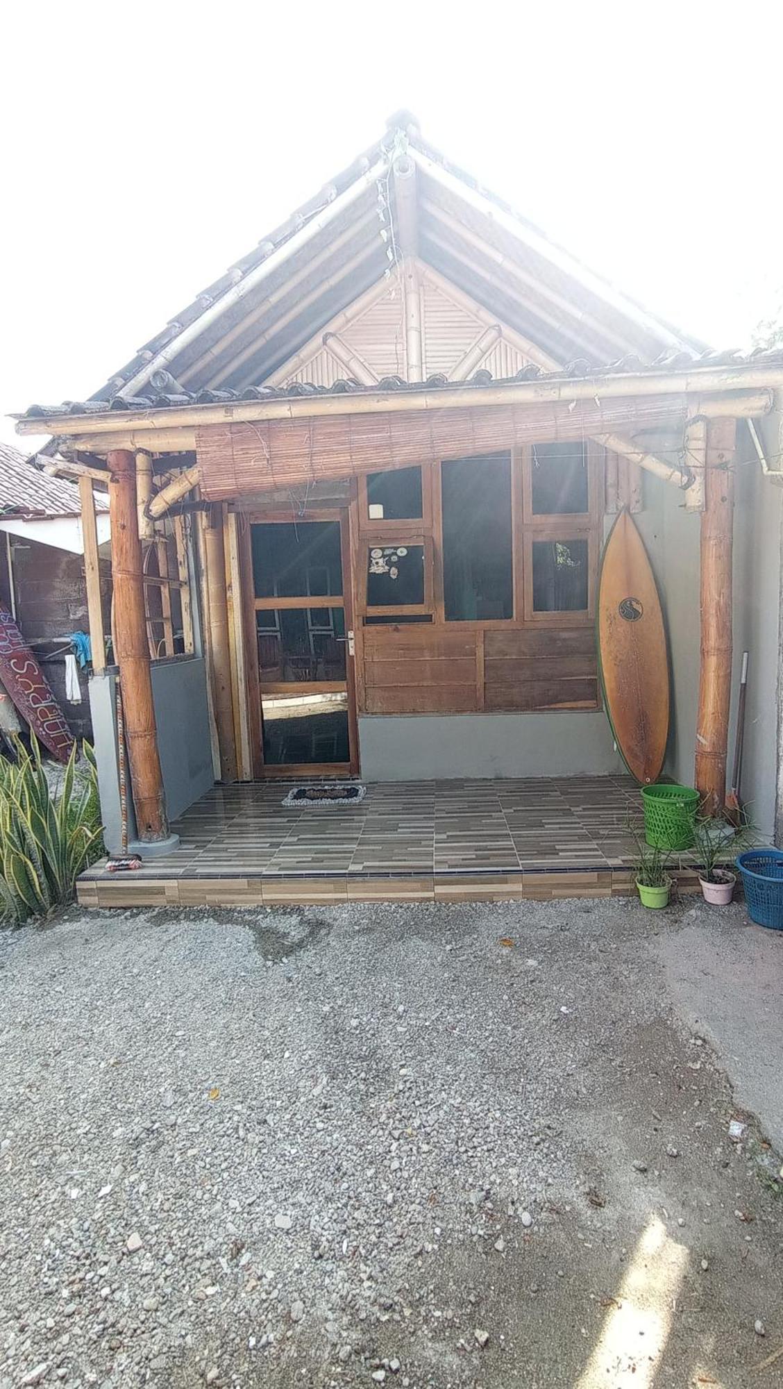 Harry'S Ocean House Watukarung Homestay Kalak Camera foto