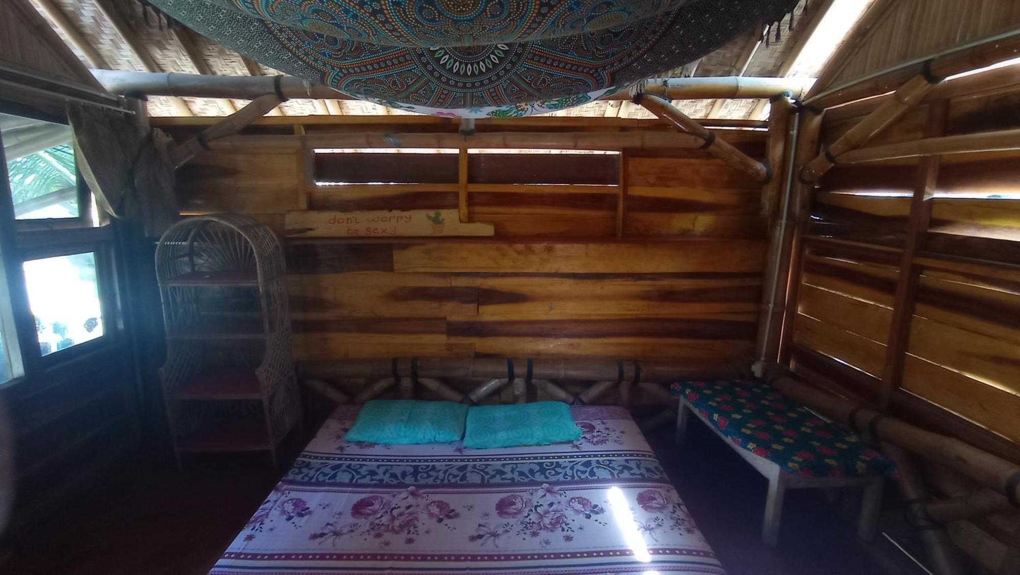 Harry'S Ocean House Watukarung Homestay Kalak Camera foto