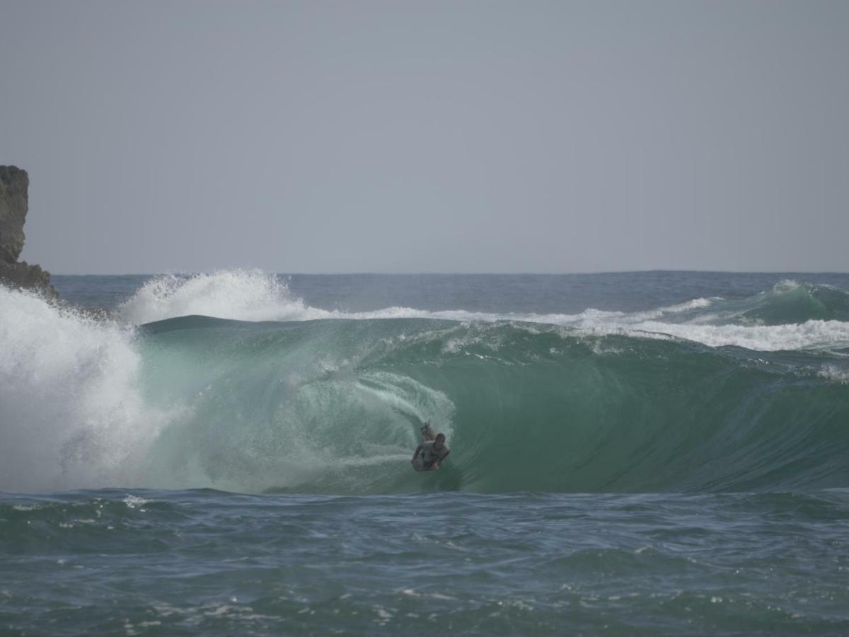 Harry'S Ocean House Watukarung Homestay Kalak Esterno foto