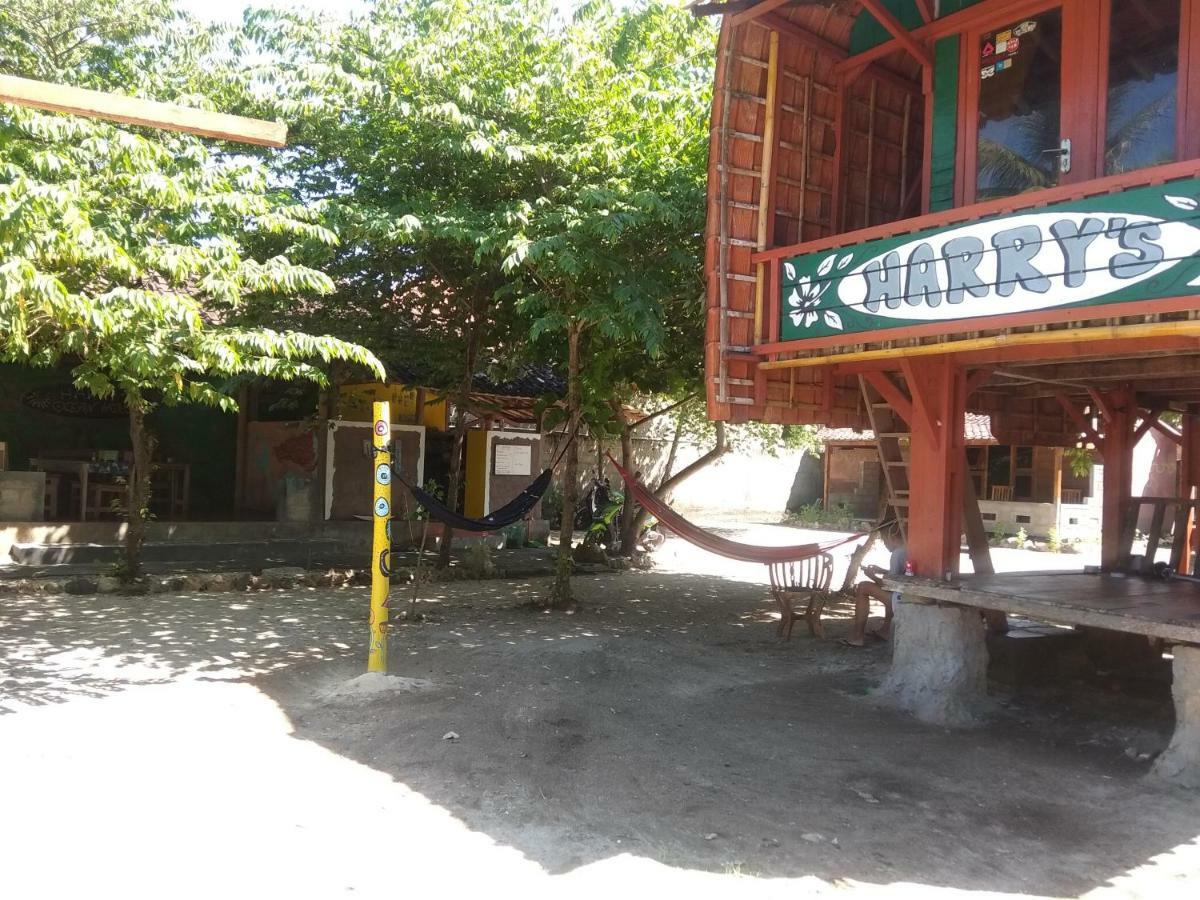 Harry'S Ocean House Watukarung Homestay Kalak Esterno foto