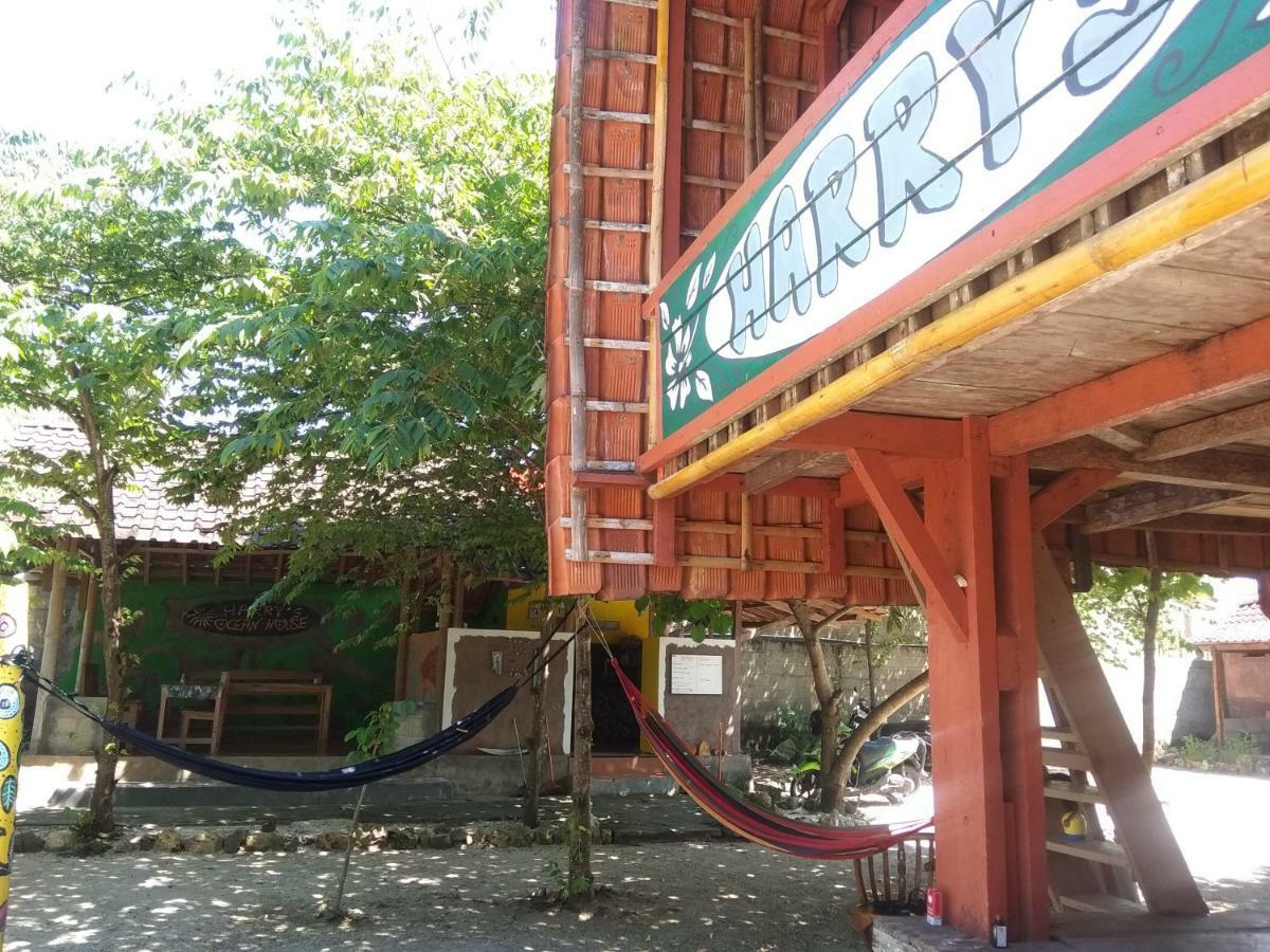 Harry'S Ocean House Watukarung Homestay Kalak Esterno foto