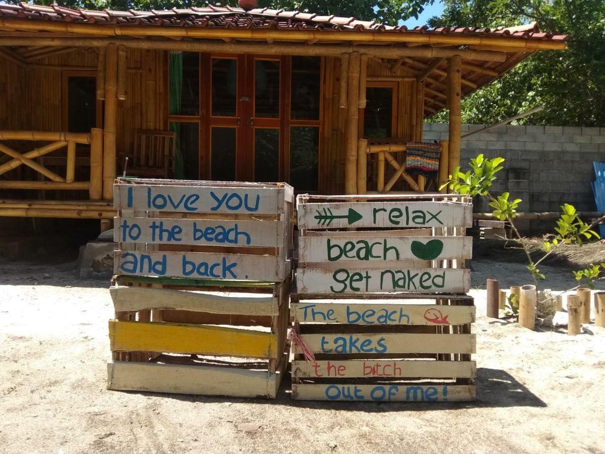 Harry'S Ocean House Watukarung Homestay Kalak Esterno foto