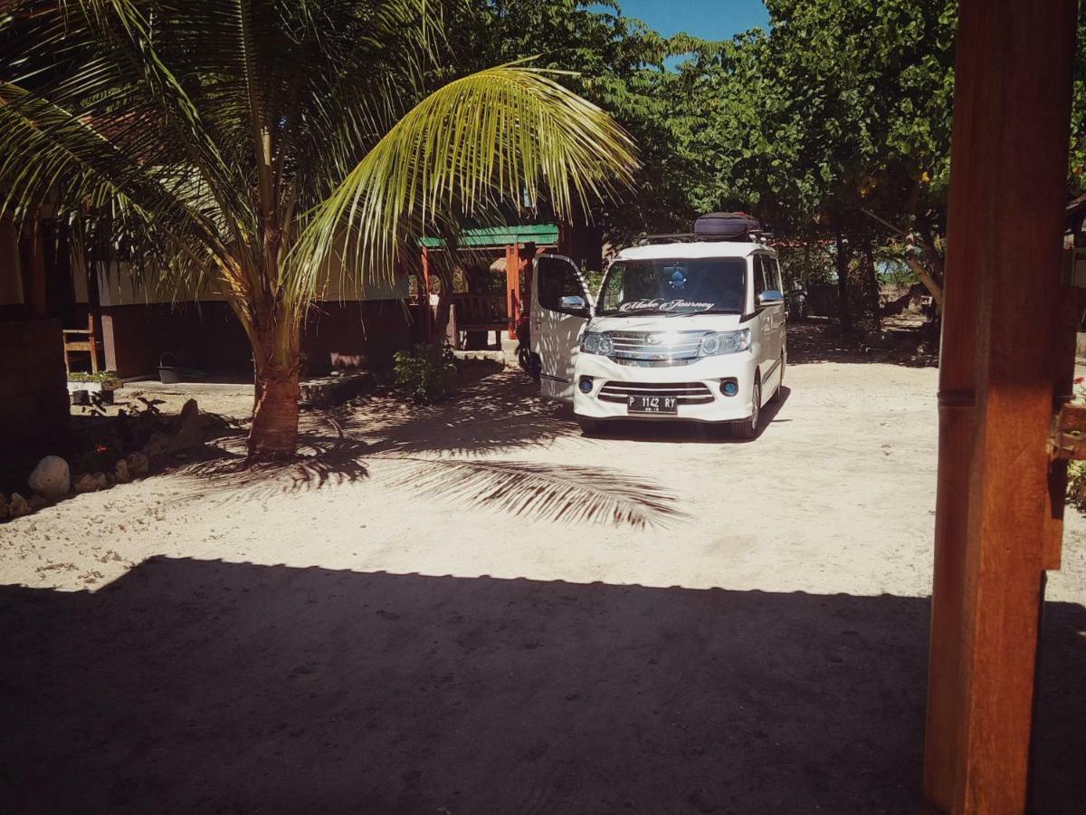 Harry'S Ocean House Watukarung Homestay Kalak Esterno foto
